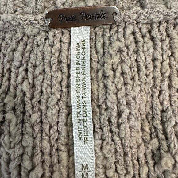 Women's Cable Knit Sweater - Beige - Picture 4 of 7